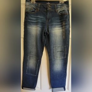 Distressed medium wash cropped denim